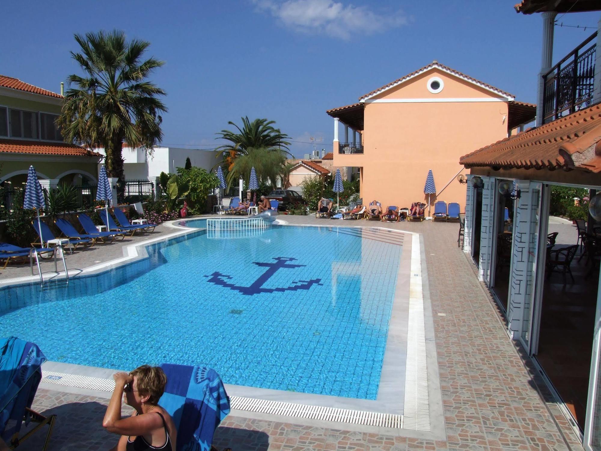 Makis Studios And Apartments Roda (Corfu) Exterior foto