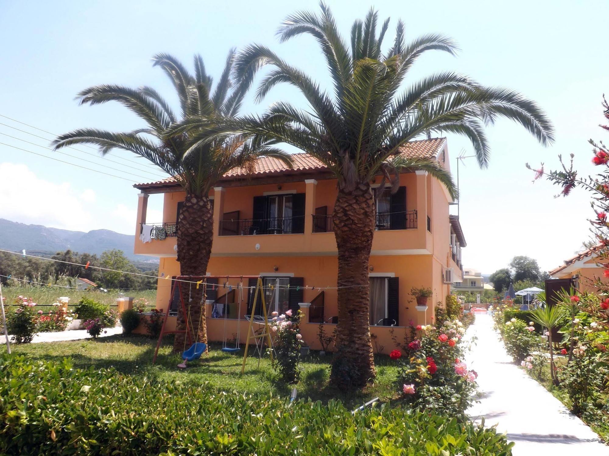 Makis Studios And Apartments Roda (Corfu) Exterior foto